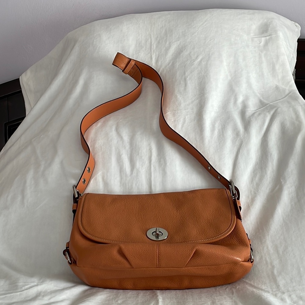 Coach leather Adjustable shoulder bag